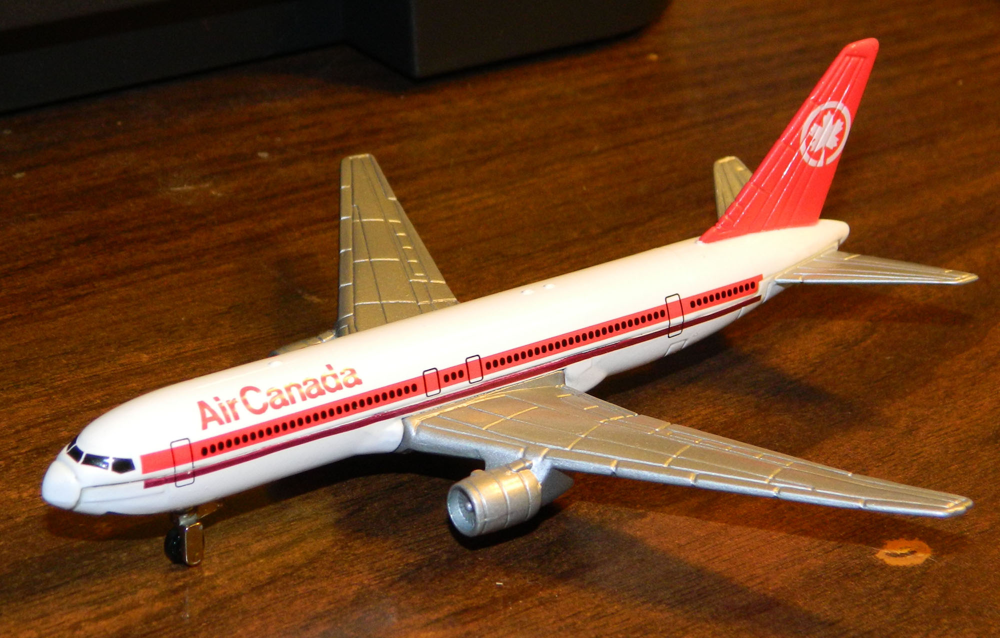 diecast airplanes